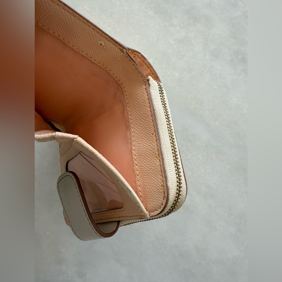 Coach pink pebbled leather wallet with white & gold accents - Picture 10 of 11